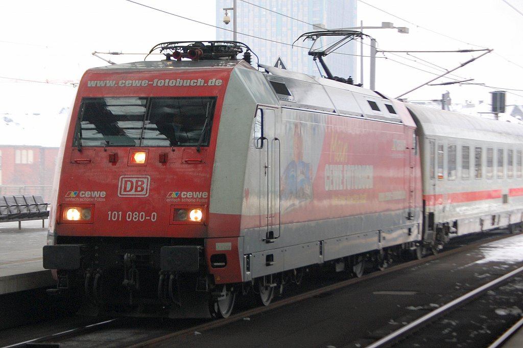 101 080-0 mit dem IC 146 nach Amsterdam CS bei der Einfahrt im Bhf. Berlin Hbf. 15.01.13