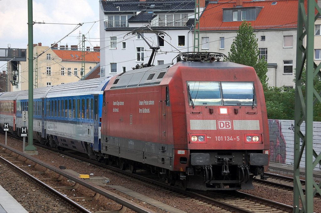 101 134-5 mit EC Nr? Richtung Berlin Hbf.(tief) am 05.08.13 Berlin-Wedding.