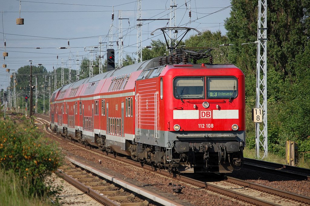 112 108 mit dem RE3 nach Elsterwerda, 06.06.13 Berlin-Karow.