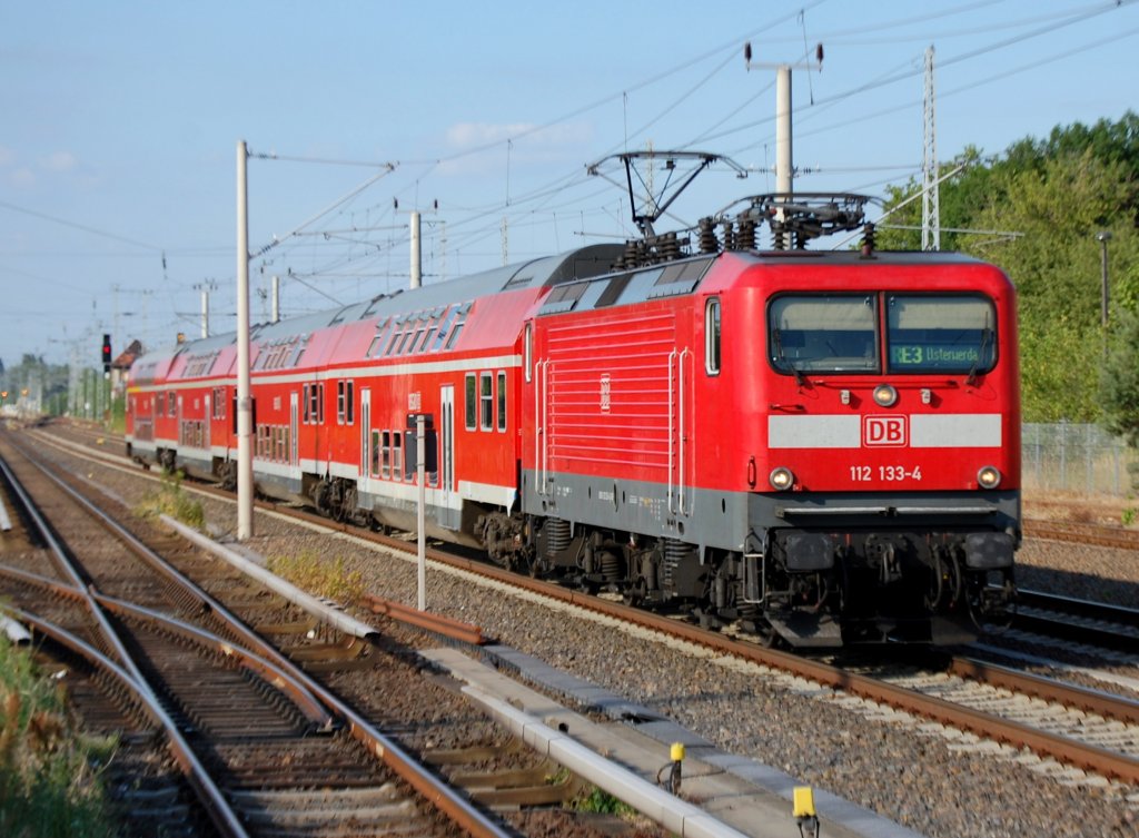 112 133-4 mit RE3 nach Elsterwerda, n�chster Halt Berlin-Gesundbrunnen, 20.07.10 Berlin-Blankenburg.