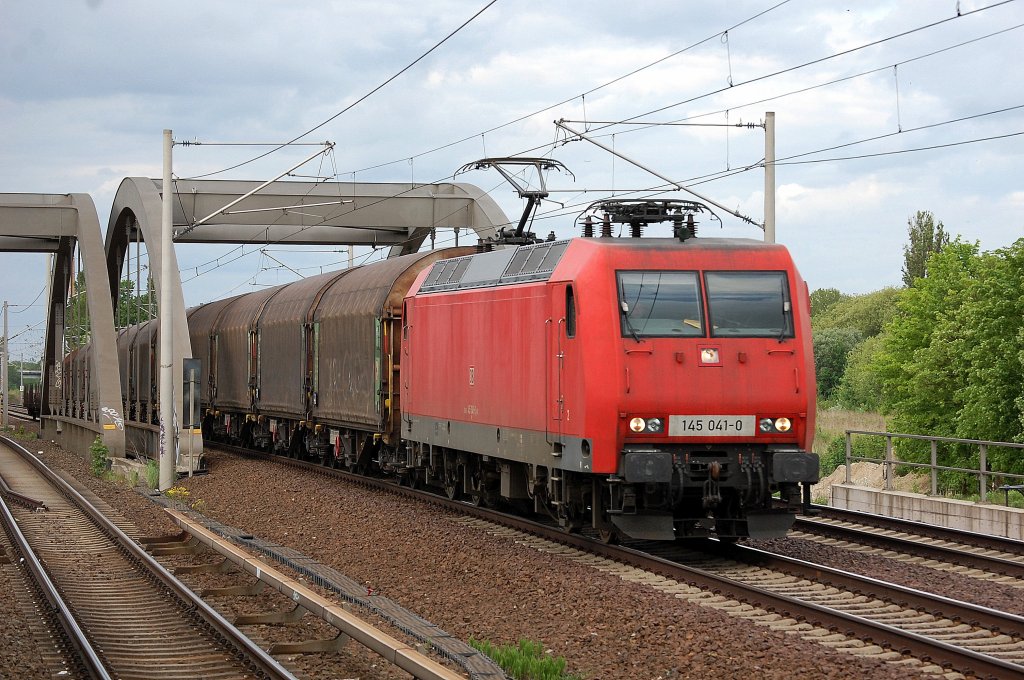 145 041-0 mit gemischtem G�terzug Richtung Innenstadt, 21.05.13 Berlin-Pankow.