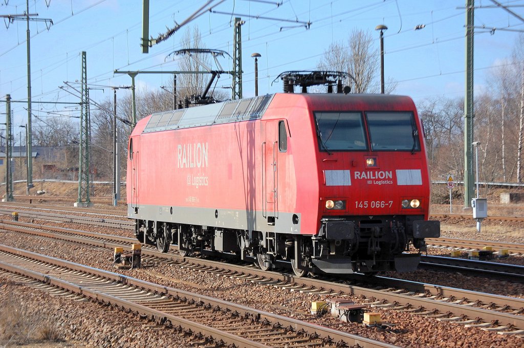 145 066-7 am 20.02.12 Bhf. Flughafen Berlin-Sch�nefeld.