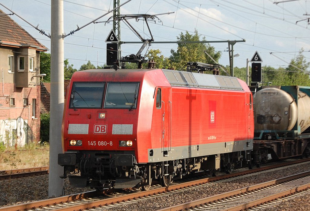 145 080-8 mit Containerzug Richtung Karower Kreuz Berlin, 15.07.10 Berlin-Blankenburg.