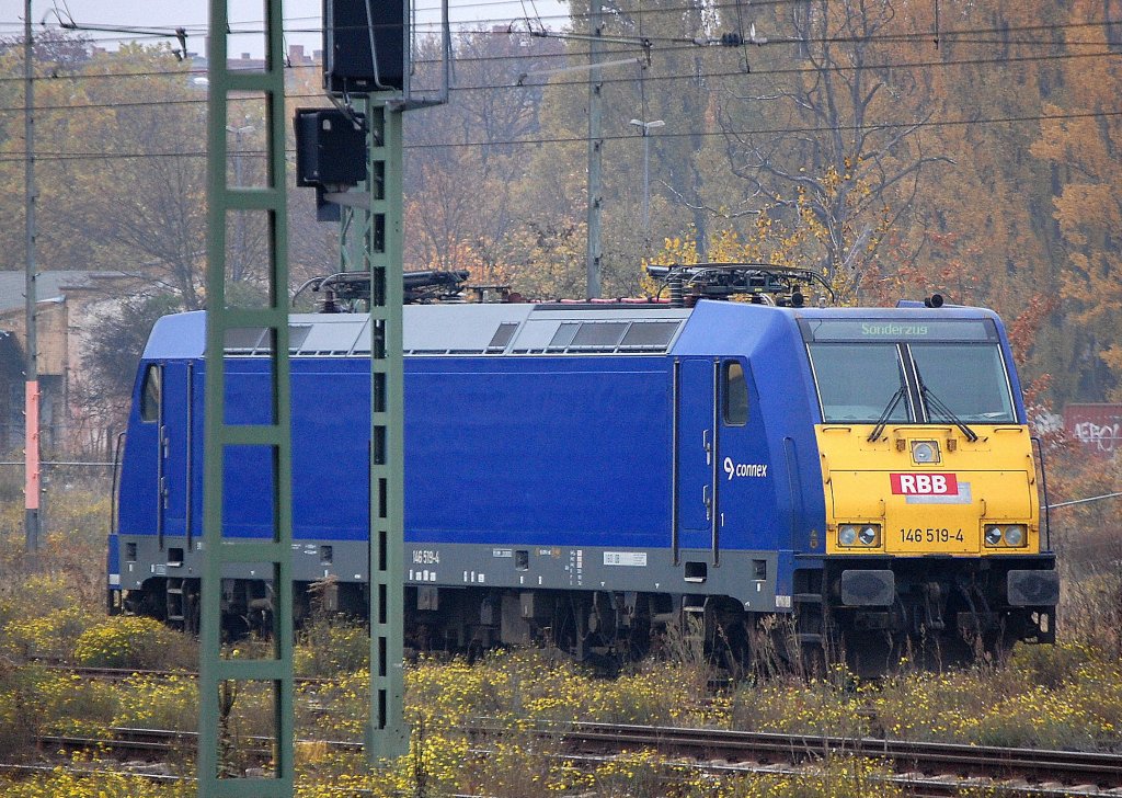 146 519-4 (91 80 6146 519-4 D-RBB) stand heute am Rande des ehemaligen Gbf. Berlin-Moabit abgestellt, die momentanen Eigentumsverh�ltnisse sind mir im Moment unbekannt, 02.11.10 