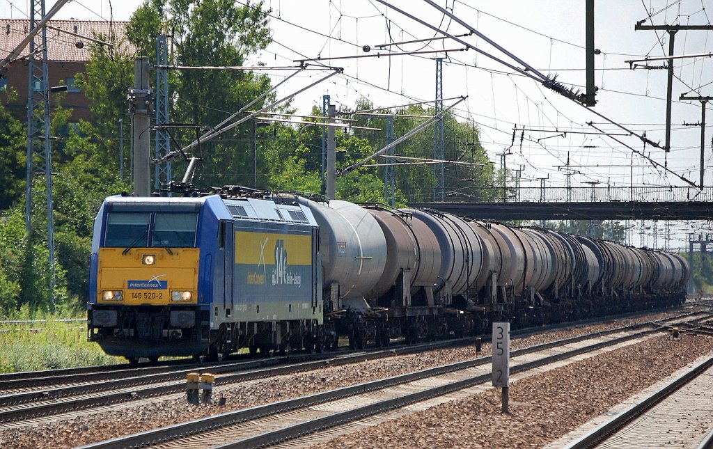 146 520-2 (91 80 6146 520-2 D-RBB) mit Kesselwagenzug am 04.07.12 Bhf. Flughafen Berlin-Sch�nefeld.