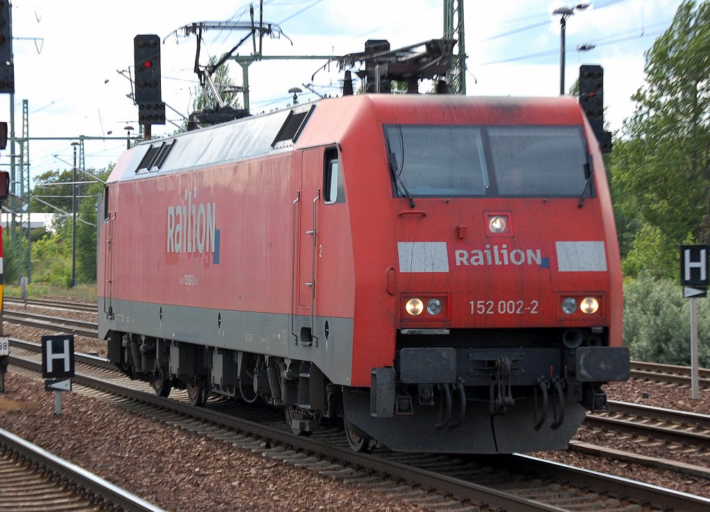 152 002-2 auf Leerfahrt durch den Bhf. Flughafen Berlin-Sch�nefeld, 16.08.10