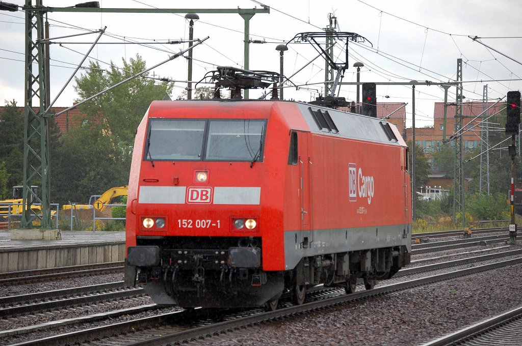 152 007-1 auf Leerfahrt durch Bhf. Flughafen Berlin-Sch�nefeld, 02.09.10