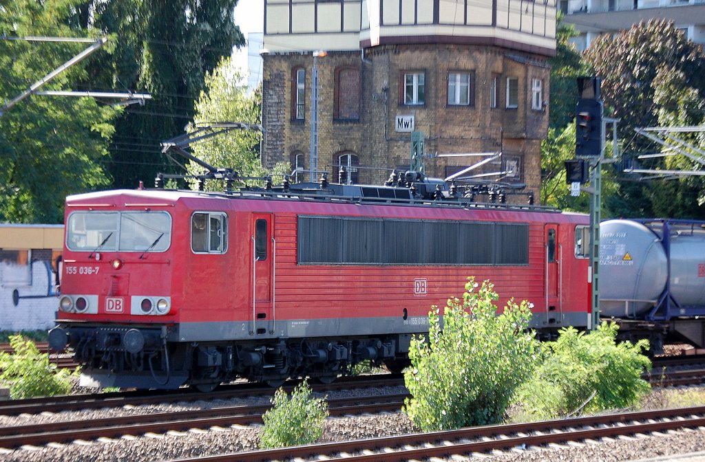 155 036-7 mit Containerzug Richtung Berlin-Wedding, 15.09.10 Gbf. Berlin-Moabit.