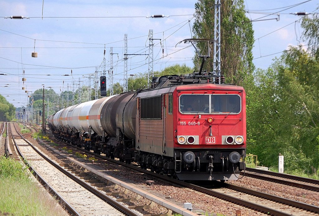 155 040-9 mit Kesselwagenzug am 15.05.12 Berlin-Karow.