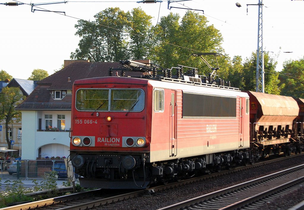 155 066-4 mit einem Ganzzug Sch�ttgutwagen Richtung Bernau, 18.09.09 Berlin-Karow.