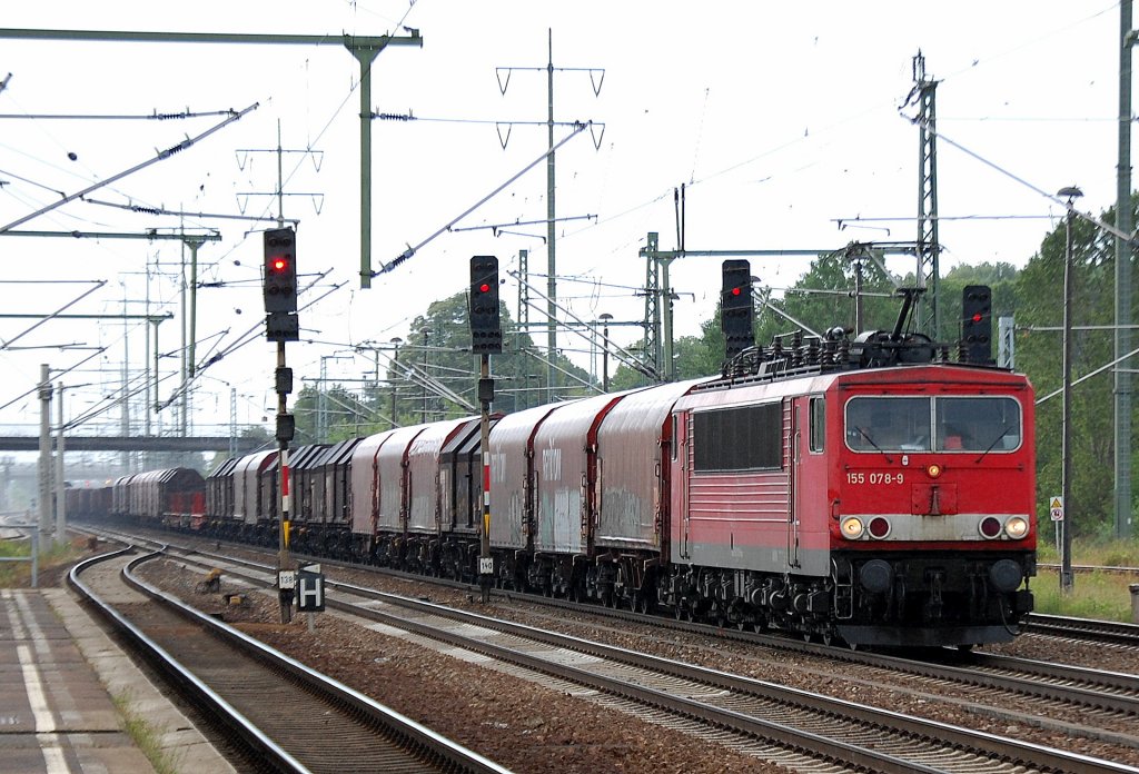 155 078-9 mit langem gemischten G�terzug am 07.06.12 Bhf. Flughafen Berlin-Sch�nefeld.