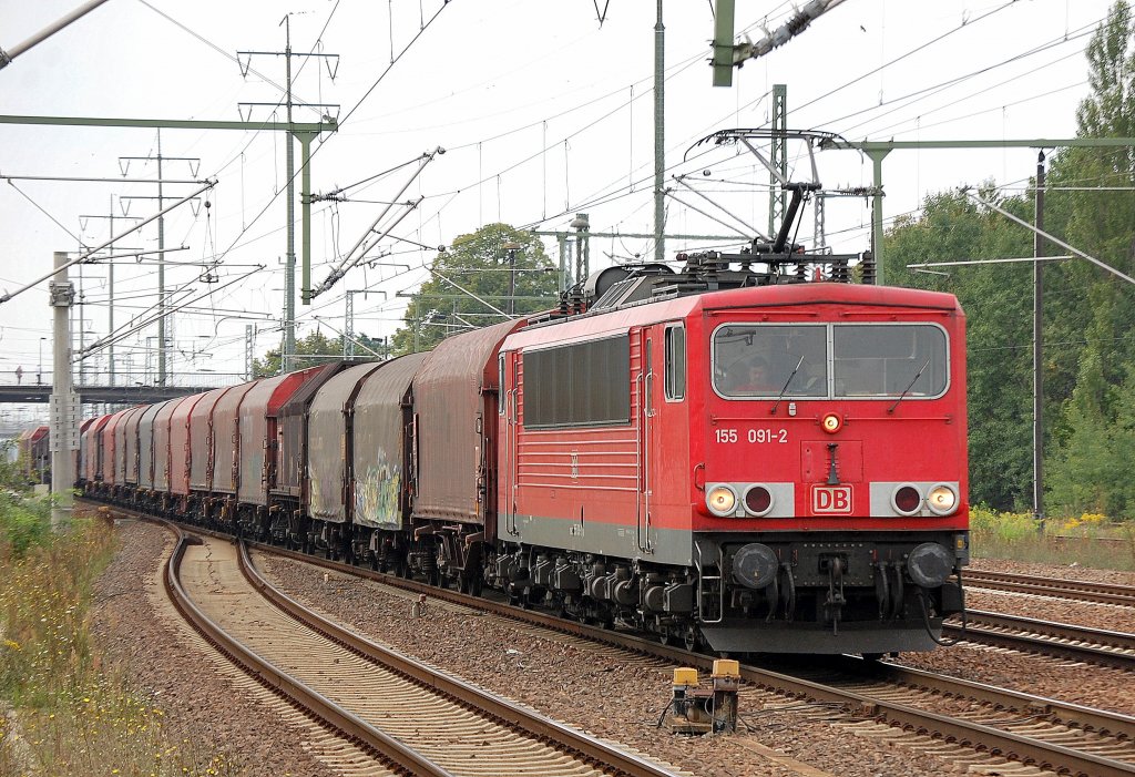 155 091-2 mit gemischtem G�terzug, 17.08.11 Bhf. Flughafen Berlin-Sch�nefeld.