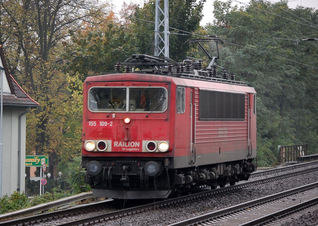 155 109-2 Richtung Bernau, 19.10.10 Berlin-Karow.