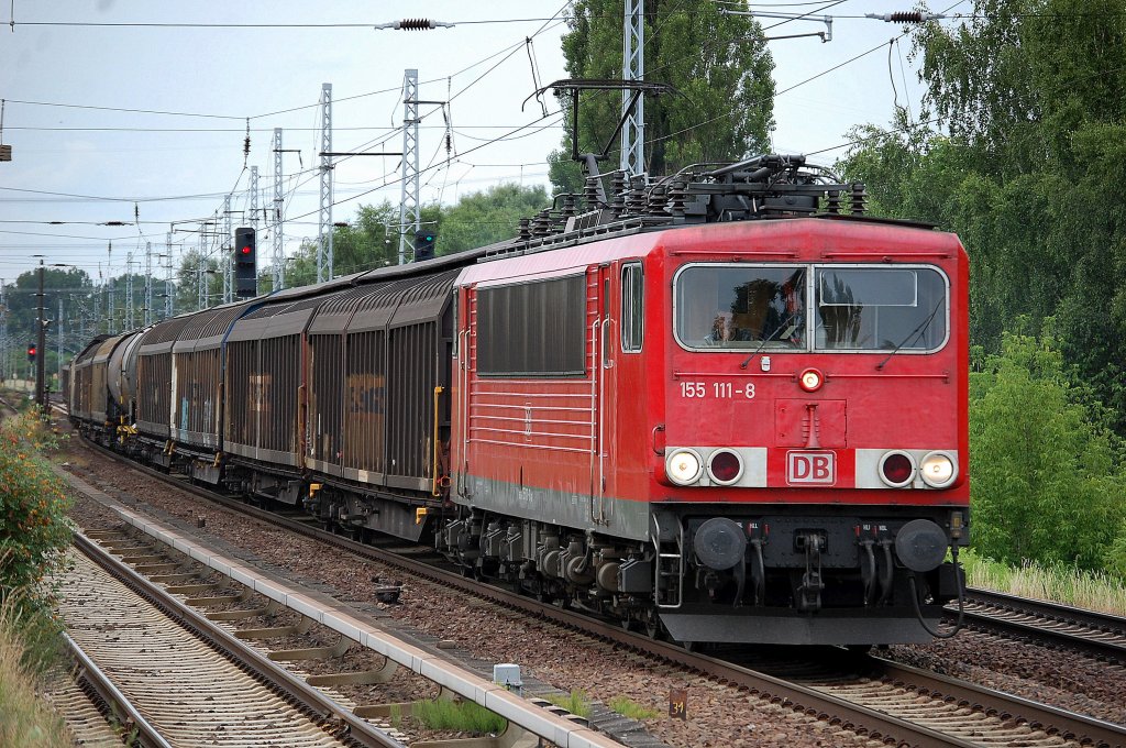 155 111-8 mit dem sogenannten Papierzug, 24.06.13 Berlin-Karow.