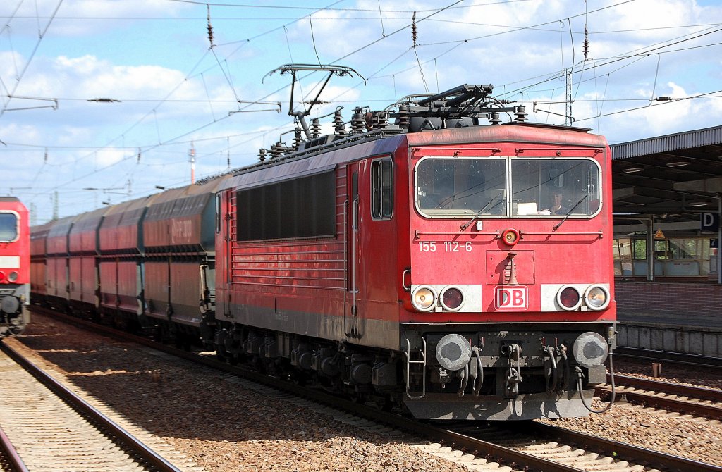 155 112-6 mit Ganzzug polnischer Sch�ttgutwagen (Kohle) am 27.08.12 Bhf. Flughafen Berlin-Sch�nefeld.