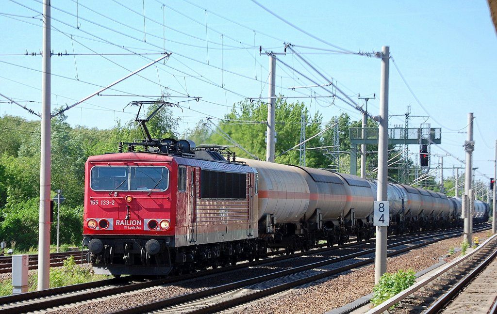 155 133-2 mit Kesselwagenzug am 24.05.12 Richtung Berlin-Karow, Berlin-Blankenburg.