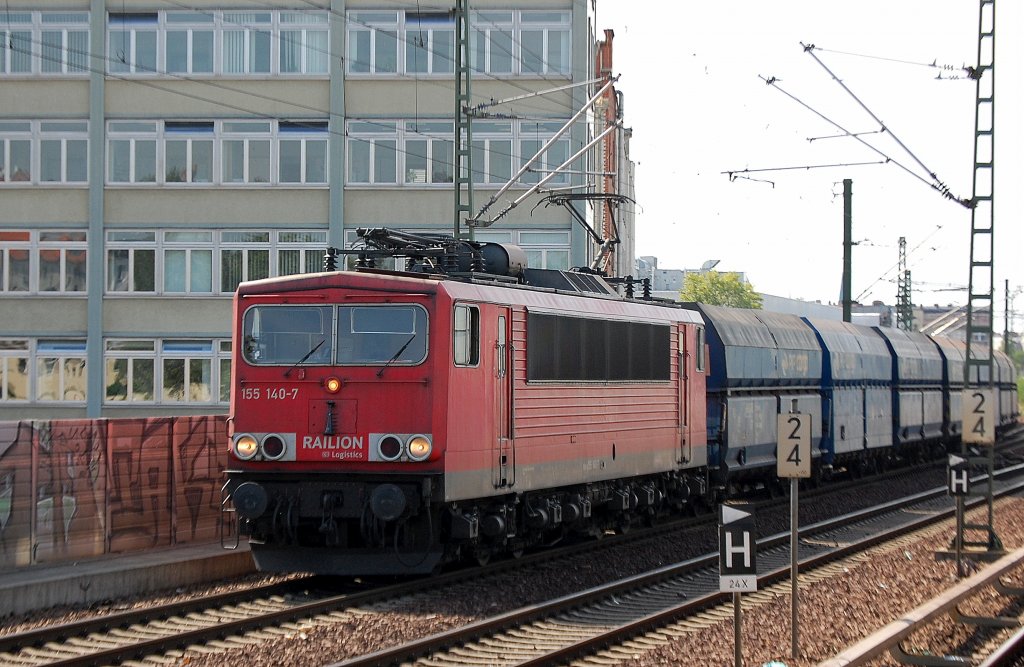 155 140-7 mit einem Zug polnischer Sch�ttgutwagen am 10.09.12 Berlin Wedding Richtung Berlin Gesundbrunnen.