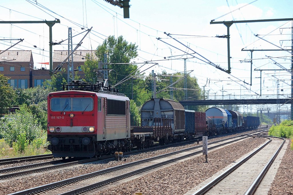 155 167-0 mit gemischtem G�terzug bei der Durchfahrt im Bhf. Flughafen Berlin-Sch�nfeld, 01.08.12
