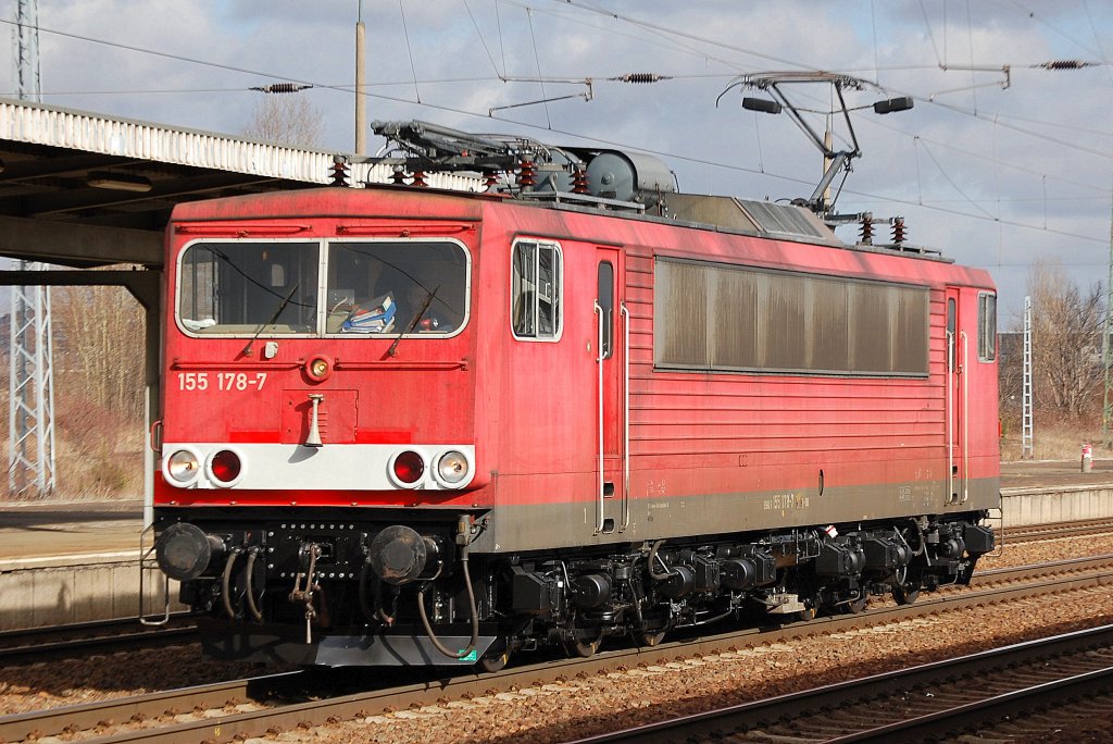 155 178-7 am 20.02.12 Bhf. Flughafen Berlin-Sch�nefeld.