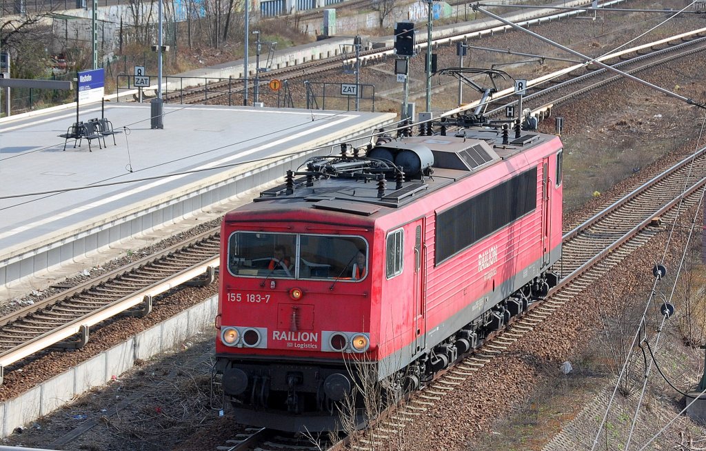 155 183-7 Richtung Berlin-Spandau, 17.04.13 Berlin-Putlitzbr�cke.
