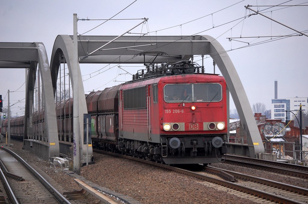 155 206-6 mit einem Ganzzug DB-Selbstentladewagen unterwegs Richtung Berliner Innenstadt, 29.11.10
