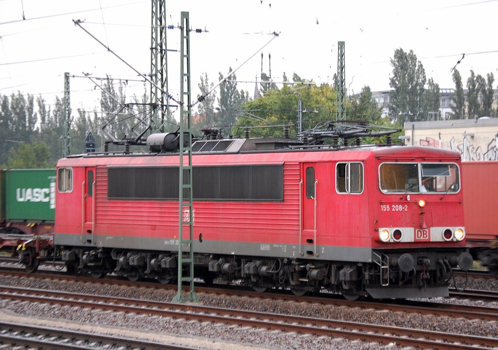 155 208-2 mit einem G�terzug in Warteposition am Hauptsignal Gbf. Berlin-Moabit Richtung Spandau am Morgen des 14.09.10