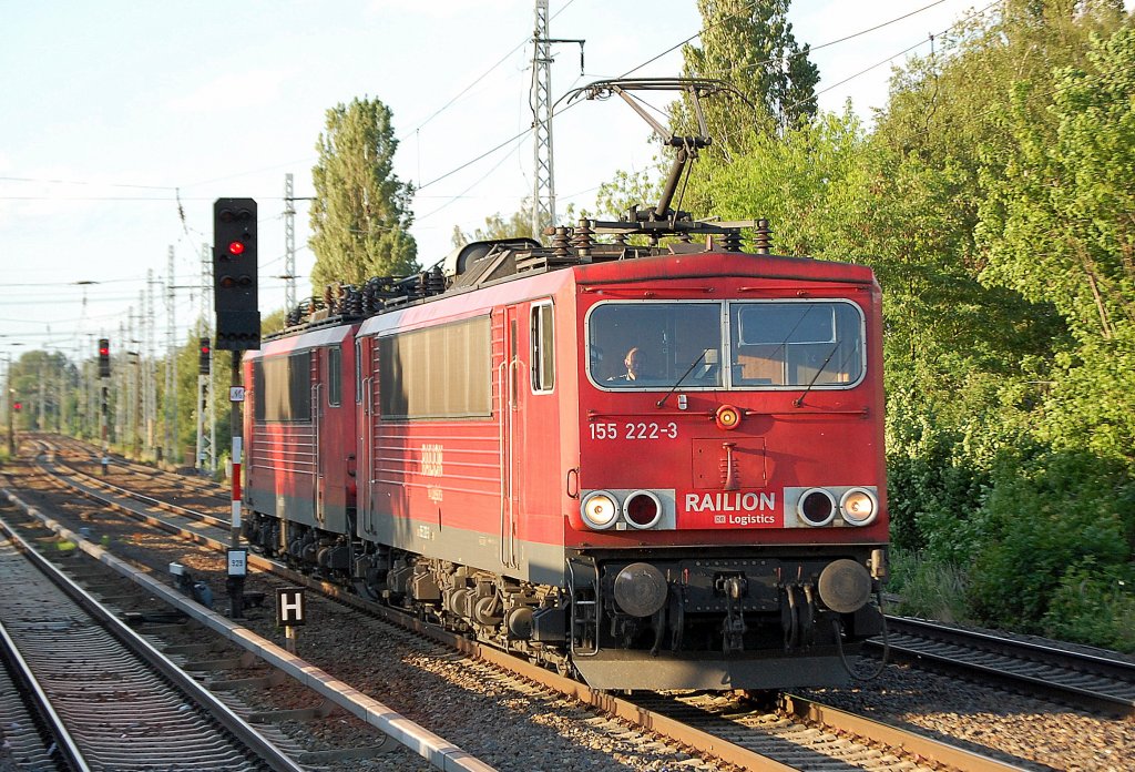 155 222-3  mit Schwesterlok 155? am Haken Richtung Karower Kreuz Berlin, 11.06.10 Berlin-Karow. 