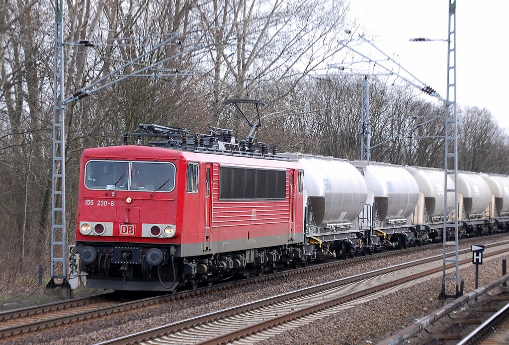 155 230-6 mit einem Ganzzug Gro�silowagen Richtung Oranienburg, 01.04.11 M�hlenbecl-M�nchm�hle.