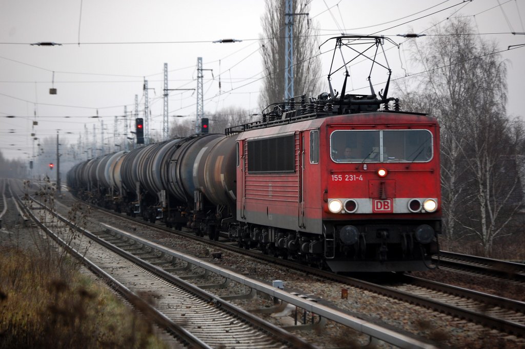 155 231-4 mit Kesselwagenzug Richtung Karower Kreuz Berlin, 18.12.08 Berlin-Karow. 