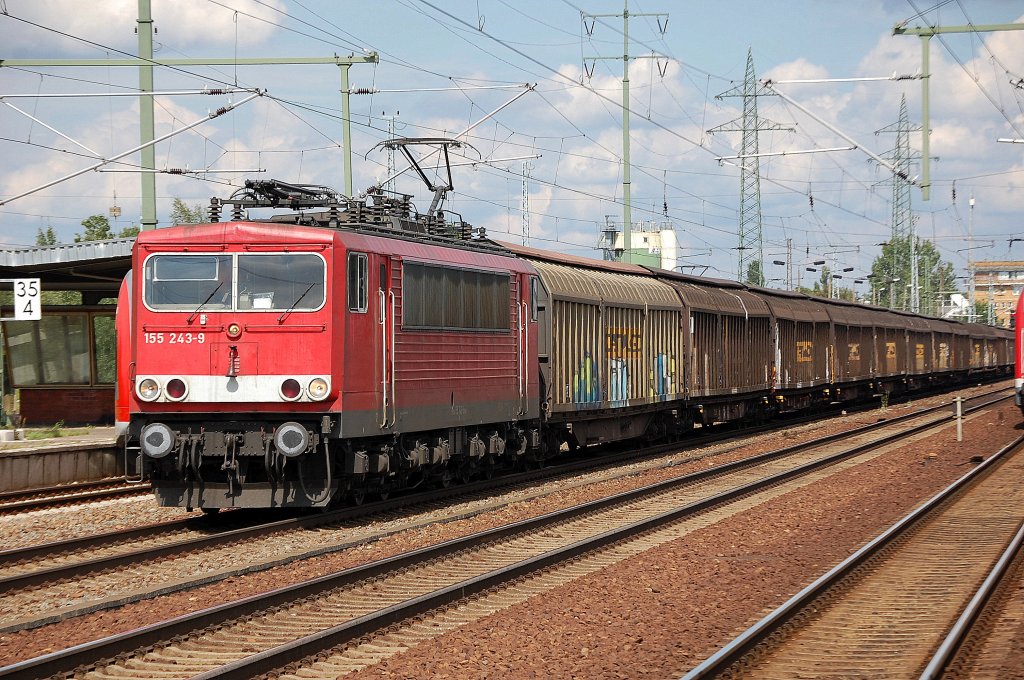 155 243-9 mit einem Ganzzug Schiebewandwagen am 26.07.11 Bhf. Flughafen Berlin-Sch�nefeld.
