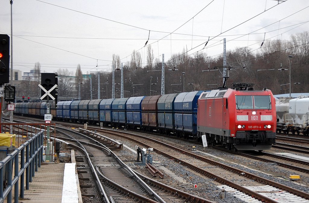185 073-4 bringt polnische Steinkohle nach Berlin, 09.01.12 Berlin Greifswalder Str.