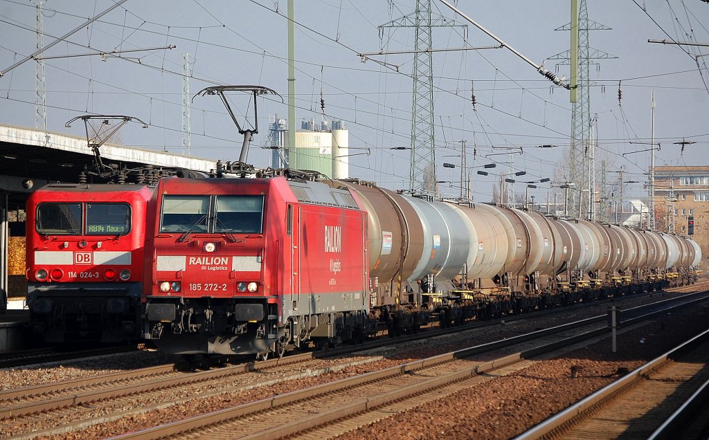 185 272-2 mit Kesselwagenzug am 01.11.11 Bhf. Flughafen Berlin-Sch�nefeld.