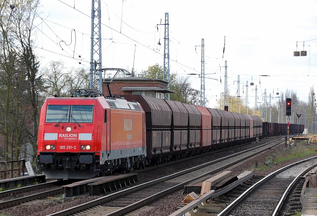 185 291-2 mit gemischtem G�terzug Richtung Bernau, 23.04.12 Berlin-Karow.