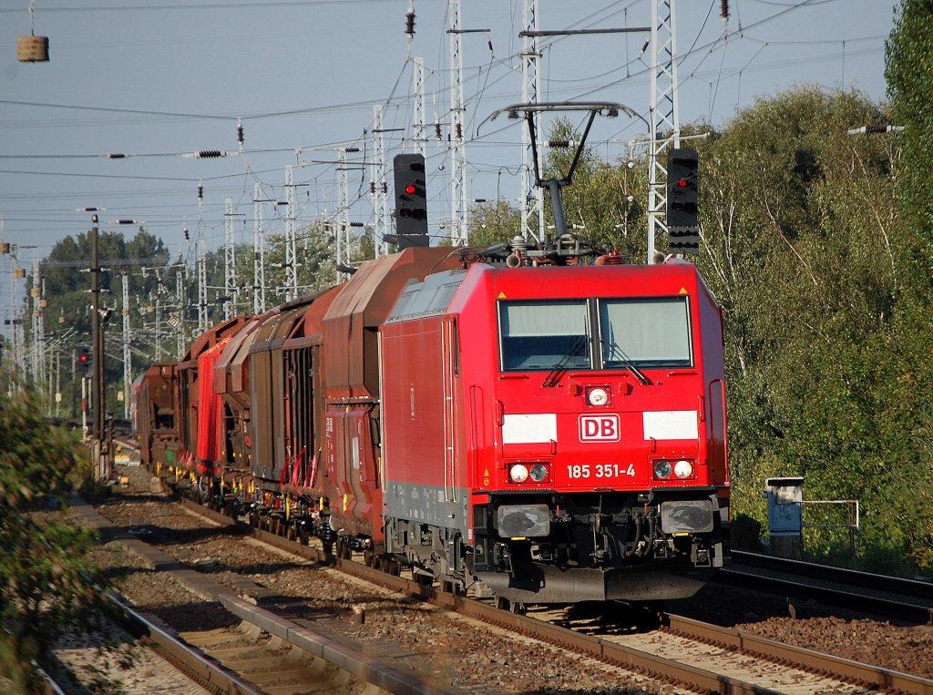 185 351-4 mit einem gemischten G�terzug Richtung Karower Kreuz Berlin, 08.09.09
