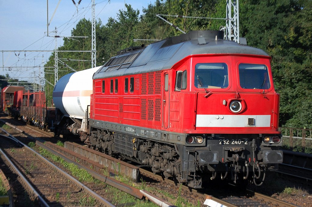 232 240-2 mit gemischtem G�terzug, 24.07.12 Berlin-Buch. 