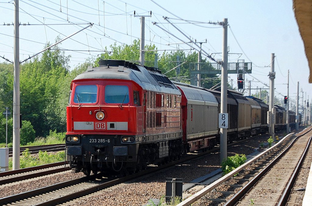 233 285-6 mit Ganzzug Schiebewandwagen Richtung Berlin-Karow, 23.05.12 Berlin-Blankenburg.