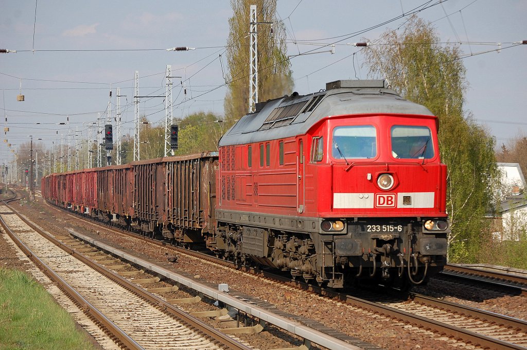233 515-6 mit einem Ganzzug offener G�terwagen Richtung Karower Kreuz Berlin, 19.04.11