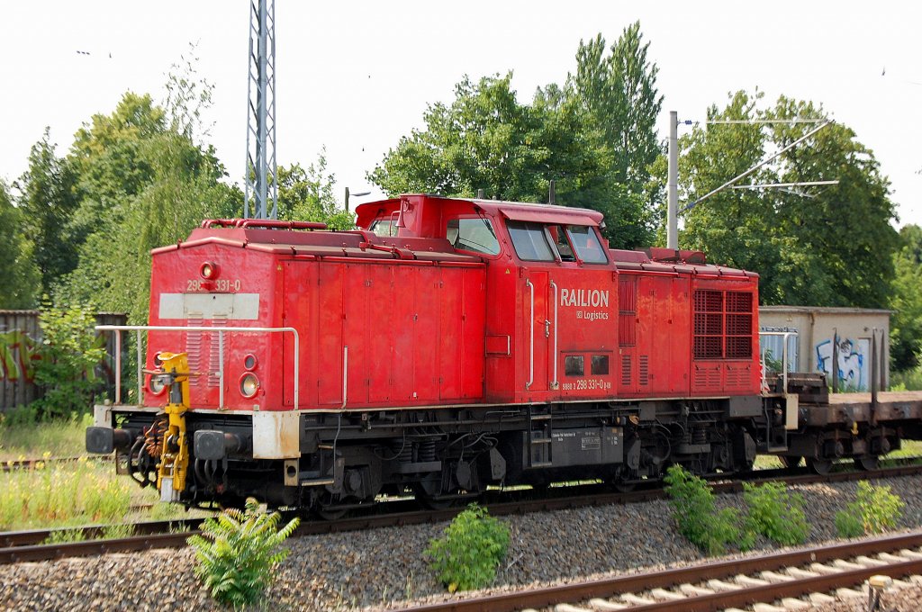 298 331-0 (9880 3 298 331-0 D-DB) mit �bergabeg�terzug am 16.06.11 Berlin-Blankenburg.