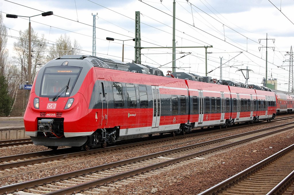 442 245 auf Testfahrt, 11.04.12 Bhf. Flughafen Berlin-Sch�nefeld. 