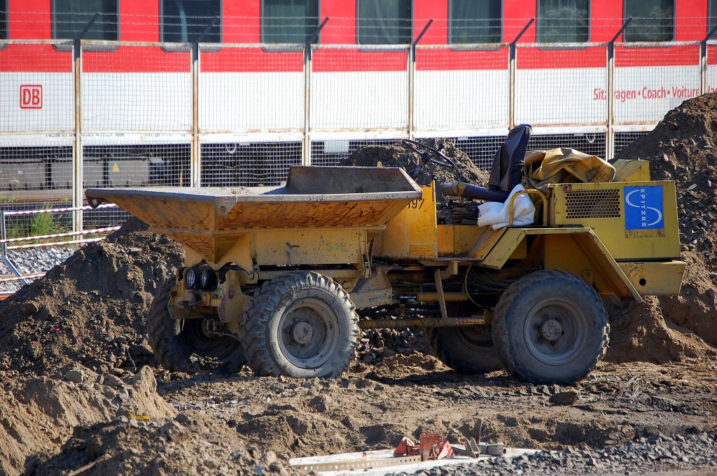 �lterer Dumper der Fa. Spitzke bei den Gleisbauarbeiten zwischen Berlin-Ostkreuz und Berlin-Ostbhf. am 14.09.12 