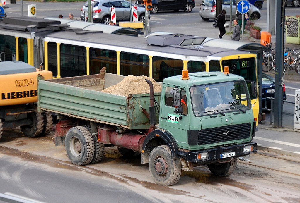 �lterer MB Typ? Baukipper der Fa. K&R, 16.09.10 Baustelle rund um den S-Bhf. Berlin-Adlershof.