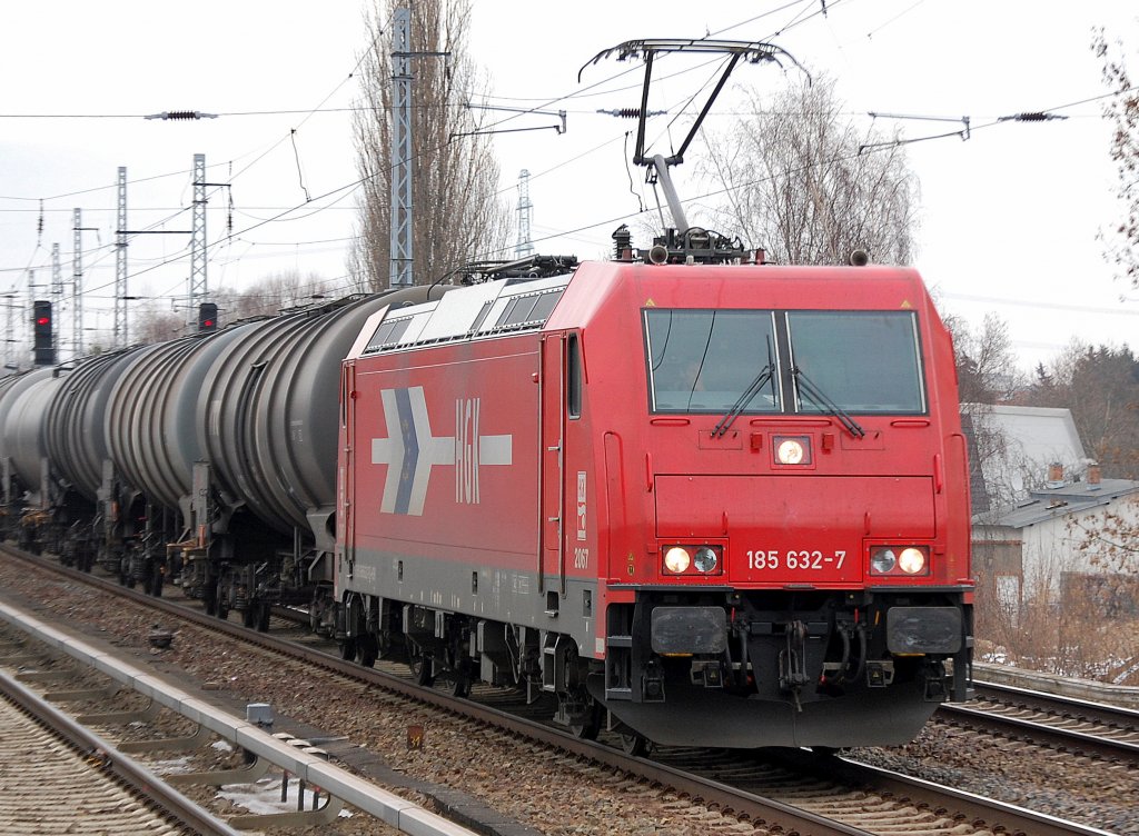 Alpha Trains Leasinglok HGK 2067/185 632-7 (91 80 6185 632-7 D-HGK, Bj.2008) am 26.02.10 Berlin-Karow.
