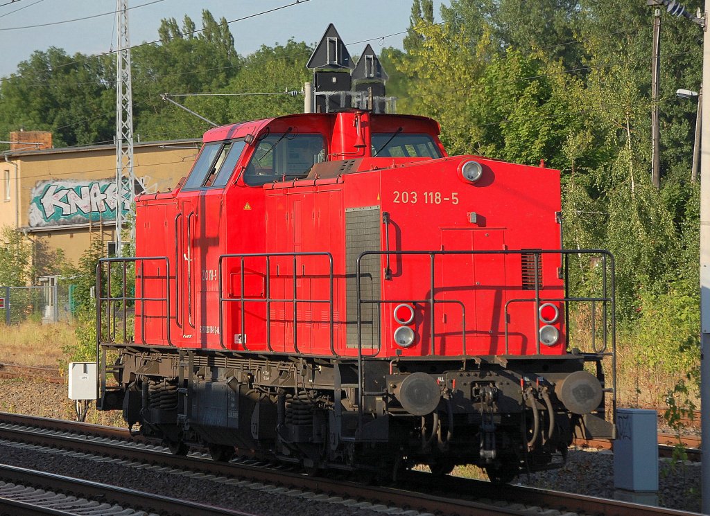 ALS 203 118-5 (92 80 1203 118-5 D-ALS, Bj.1974) ist im Moment an die Fa.DB Fahrzeugdienste GmbH aus Berlin verliehen, hier auf Leerfahrt Richtung Karower Kreuz Berlin, 08.07.10 Berlin-Blankenburg.