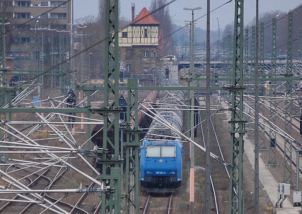 Am 03.12.11 stand ITL 185 524-6 (91 80 6185 524-6 D-ITL) mit einem Kesselwagenzug am ehemaligen Gbf. Berlin-Moabit abgestellt.