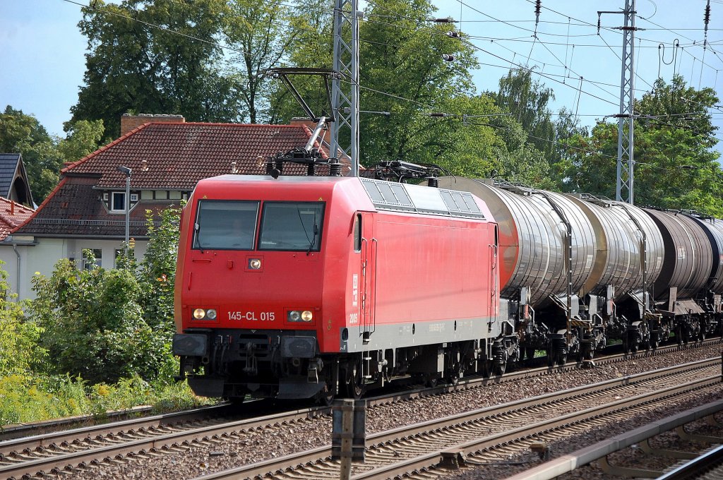 Ascendos Mietlok 145-CL 015 der HGK mit Kesselwagenzug am 13.08.13 Berlin-Karow.