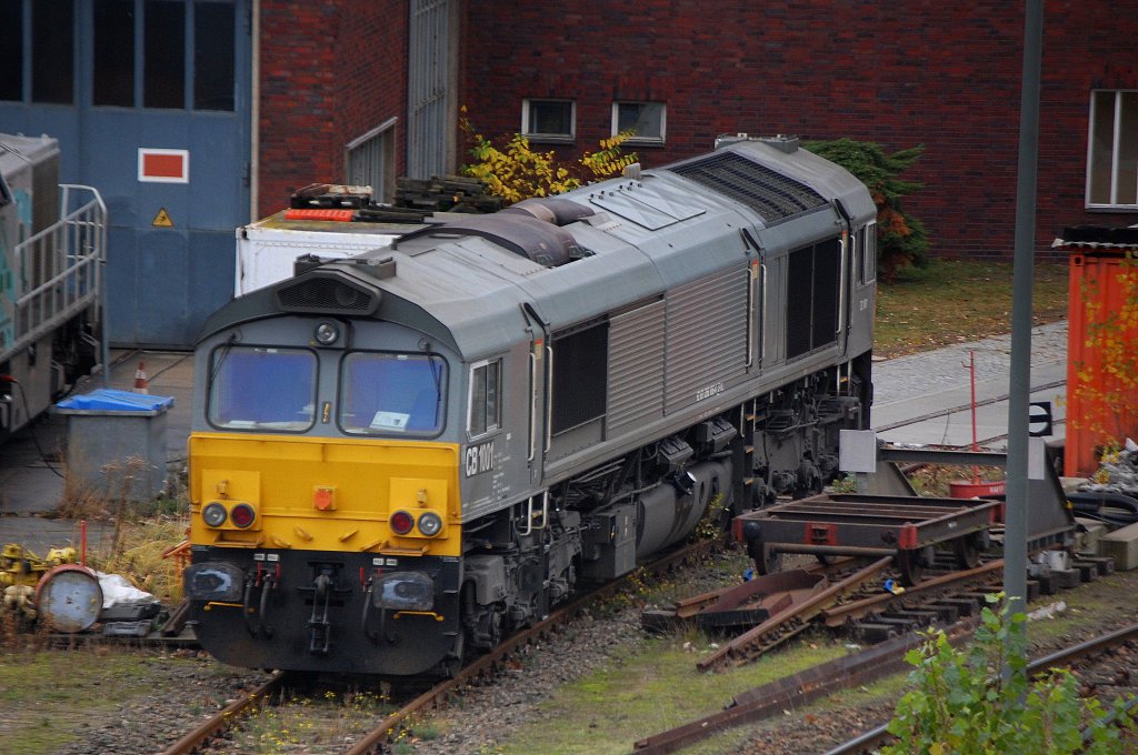 Ascendos Mietlok CB 1001 von ITL (92 80 1266 106-4 D-ITL) abgestellt neben dem BEHALA Lokschuppen im Berliner Westhafen, 27.11.12