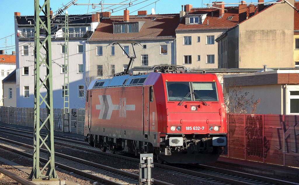 ATC Mietlok von HGK 2067/185 632-7 Richtung Berlin-Spandau, 28.12.12 Berlin-Wedding. 