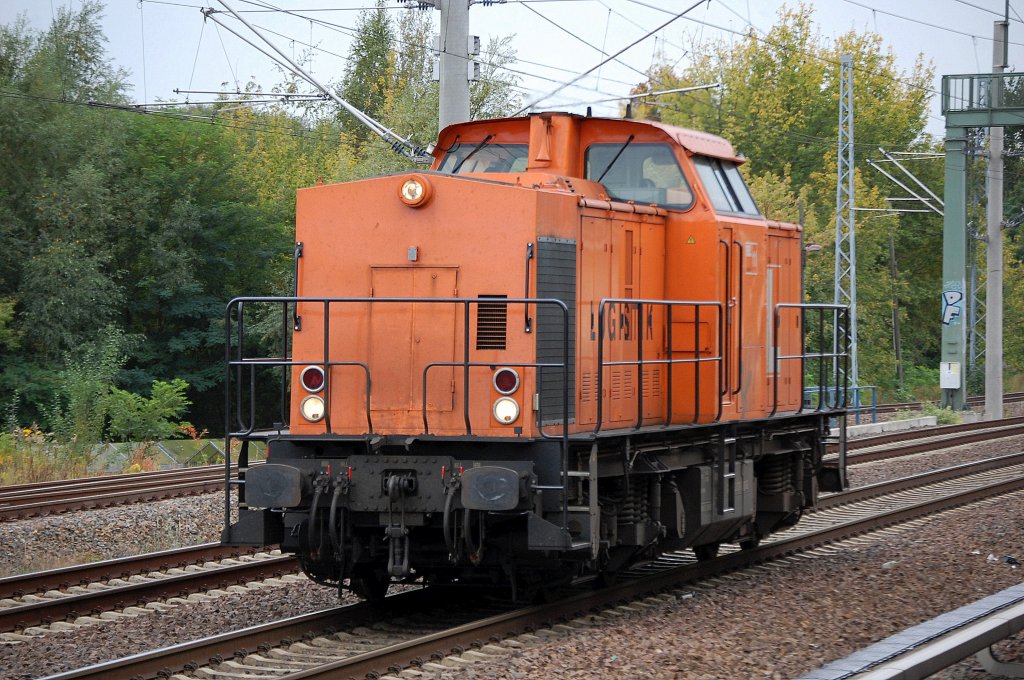 BBL Logistik Lok 11 (92 80 1203 157-3 D-BBL,LEW Bj.1973) am 04.010.12 Berlin-Blankenburg Richtung Bernau.