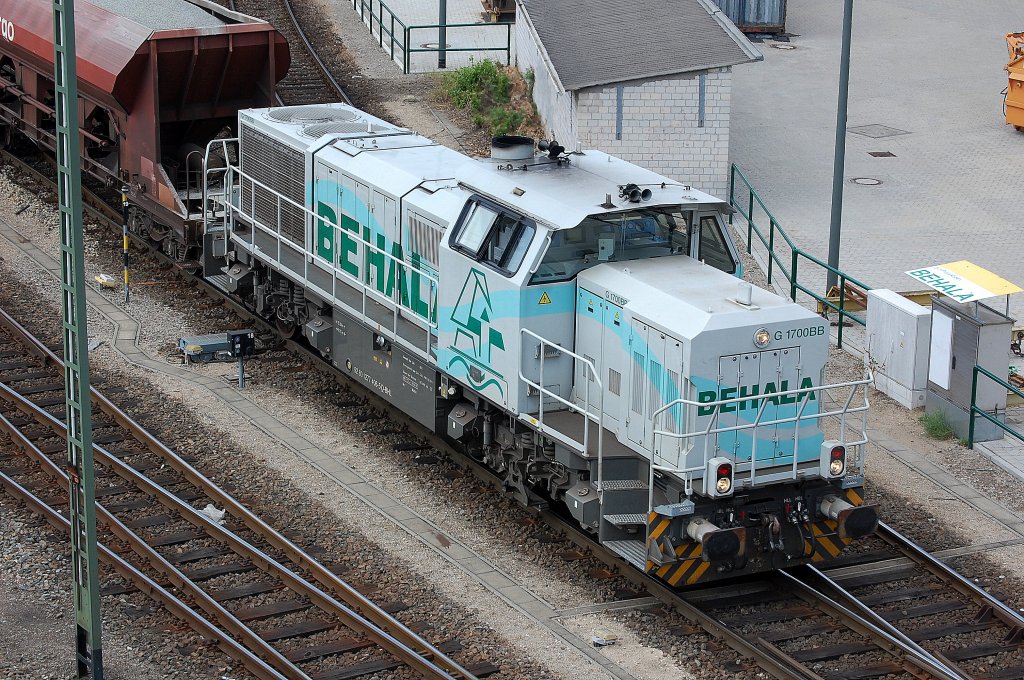 BEHALA 277 406-5 beim Rangieren von DB Sch�ttgutwagen im Berliner Westhafen, 05.08.13 Berlin-Putlitzbr�cke.
