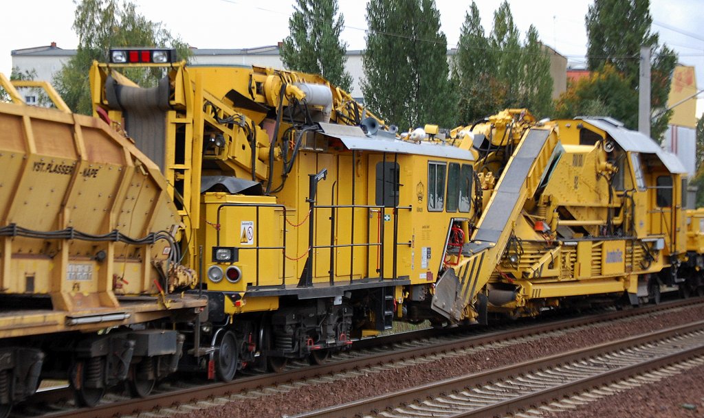 Bettungsreinigungsmaschine vom Hersteller P&T Typ RM 80/92 der Fa. JumboTec  K�nigin  am 08.10.12 Berlin-Pankow.